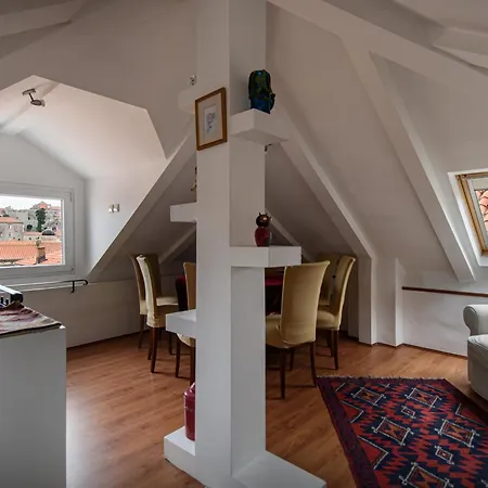 Tiffany's Town House Отель типа 