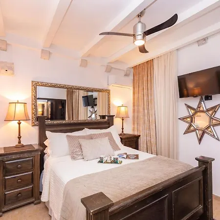 Bed & Breakfast Tiffany's Old Town