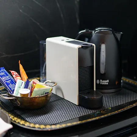 Tiffany's Town House לינה וארוחת בוקר 4*