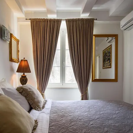 Bed & Breakfast Tiffany's Town House