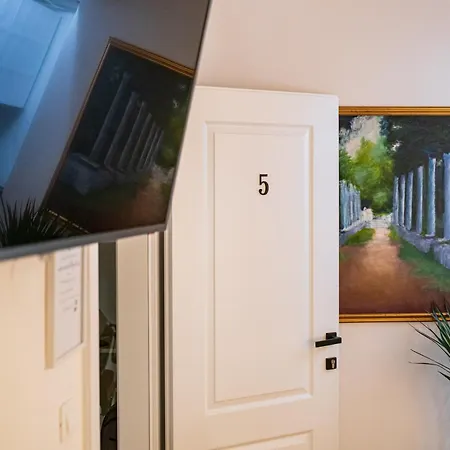 Tiffany's Town House *