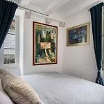 فندق مبيت وإفطار Tiffany's Town House 3*