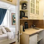Tiffany's Town House فندق مبيت وإفطار دوبروفينك