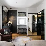 Tiffany's Town House فندق مبيت وإفطار