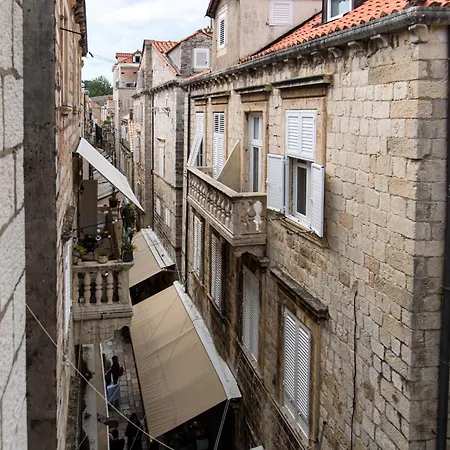 Tiffany's Town House Bed & Breakfast 4*