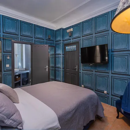 Alojamento de Acomodação e Pequeno-almoço Tiffany's Town House 4*